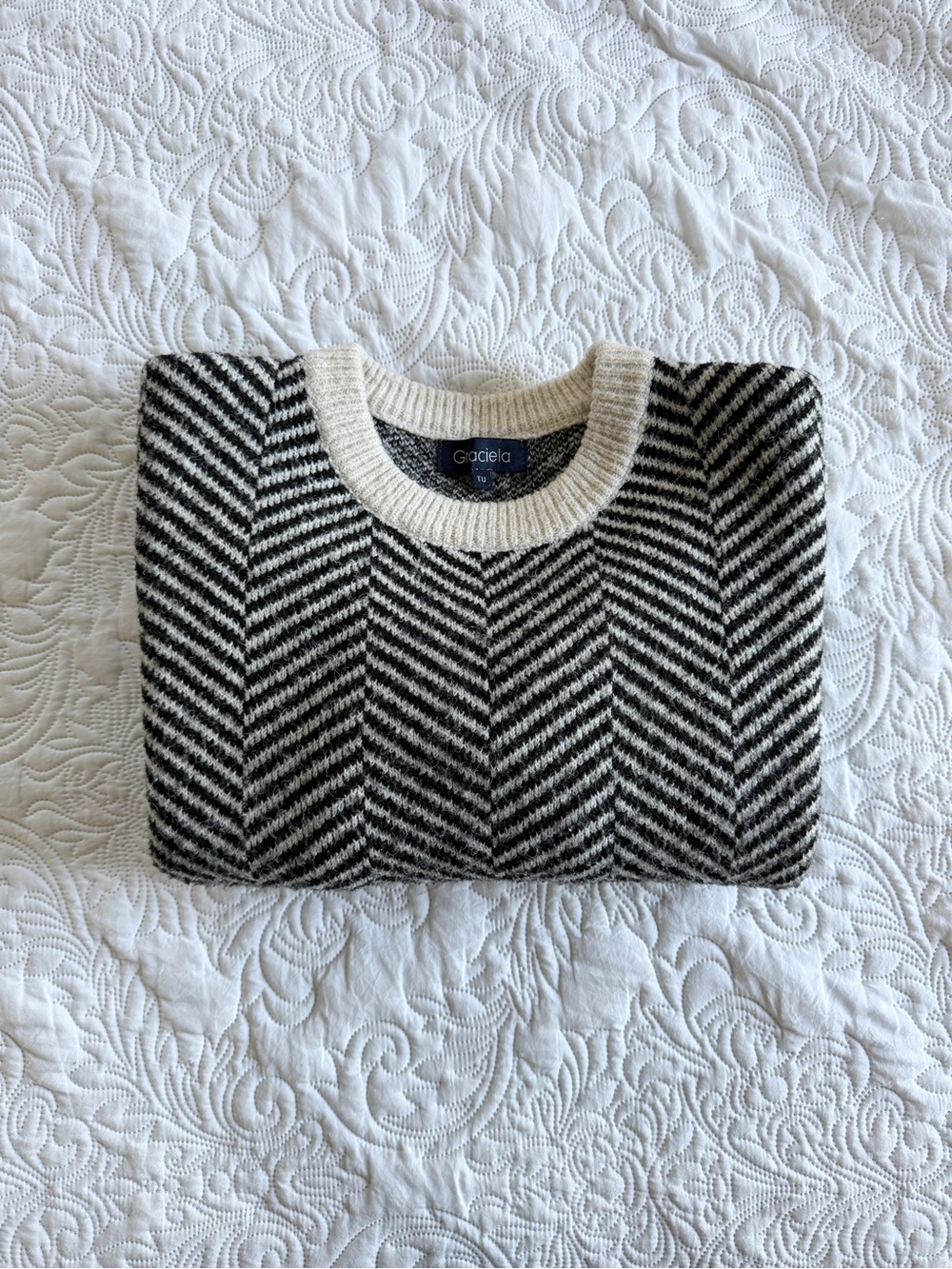 Black & Cream Herringbone Knit Sweater – One Size – Oversized - Picture 2 of 7